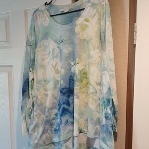 Time and Tru Pastel Floral Long Sleeve Top